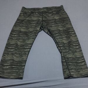 Stripe Pattern Cropped Leggings